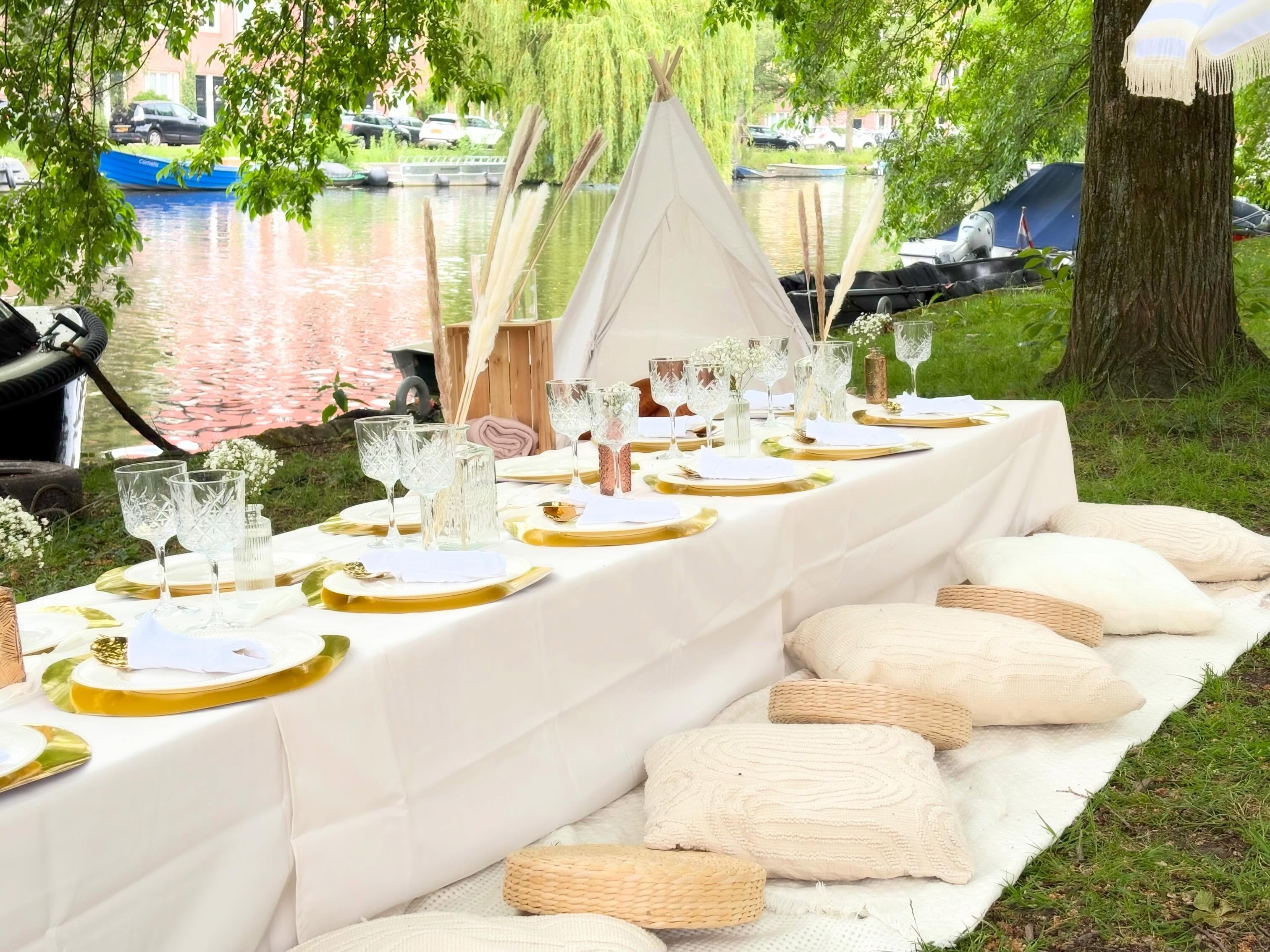 Luxe Picnics by Mini Munchkins